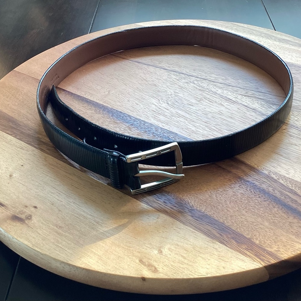 Men’s Brighton Black Embossed Leather Belt EUC- like new Silver tone buckle